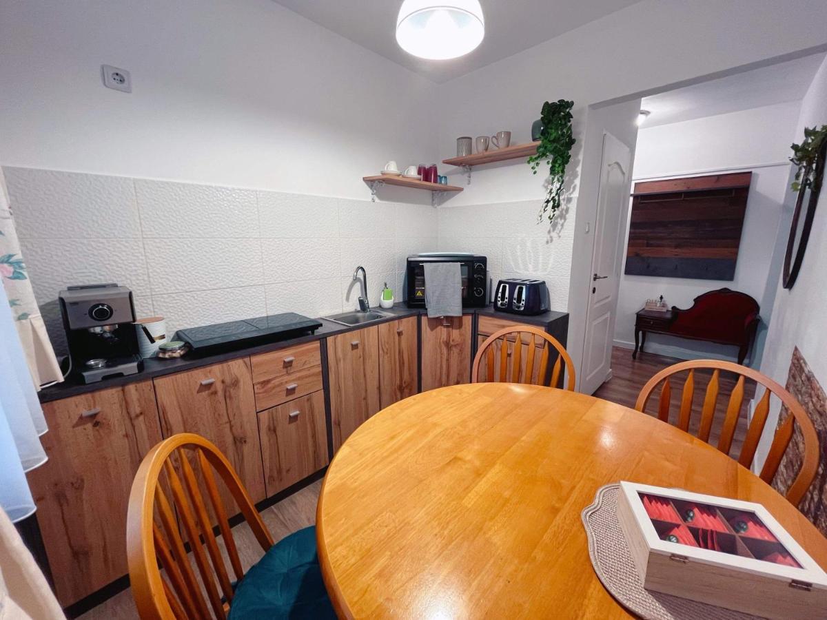 Niran Apartament Oradea Luaran gambar